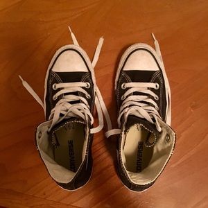 Black Converse high-tops women’s size 6